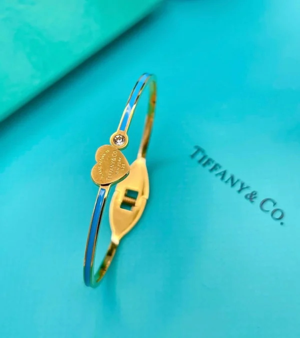 Tiffany&Co. Heart Beautiful Bracelet in silver