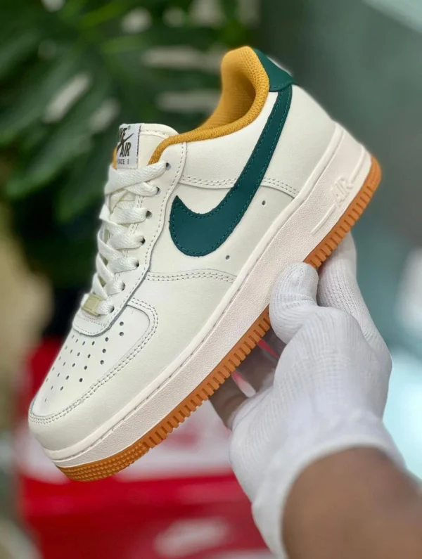 Nike Airforce 1 Sneakers in white