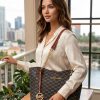 WhatsAppImage2026-04-14at11.18.18AM.jpg Michael Kors MK Tote Bag – Signature Luxury Style