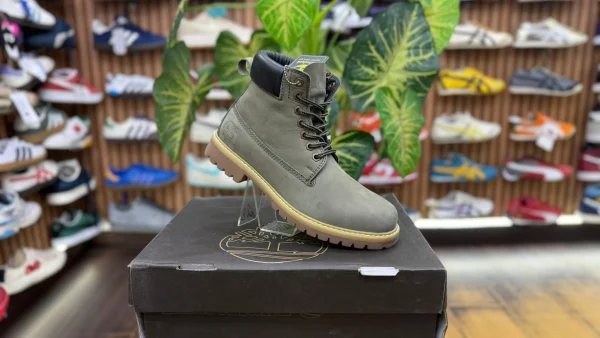 Timberland Heritage Boots in brown leather