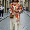 L0UIS VUITTON Silk Shiny Stole in elegant design
