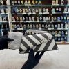 XVWrEjDm.jpg Karl lagerfield signature sling bag for girls white black