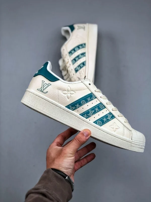 Adidas Superstar Sneakers in classic white and black