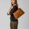 photo_2025-11-22_14-00-25_3.jpg PURE LUXURIES LONDON Women 'Poppy' Leather Handbag in black