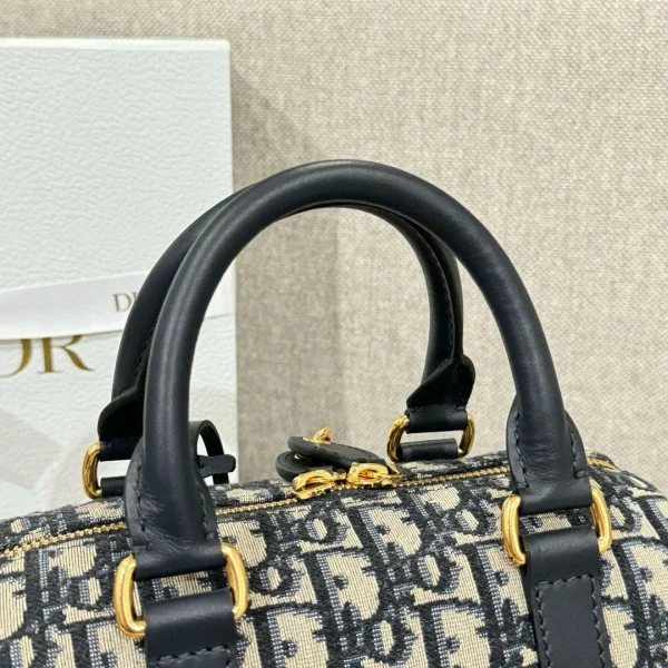 photo_2025-11-22_14-00-36_3.jpg Christian Dior Oblique Nano Groove 17 Bag Blue front view
