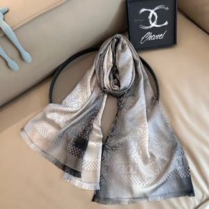 photo_2025-12-12_16-16-37.jpg LOEWE Semi-Woollen Stole – Luxury Comfort Meets Timeless Style