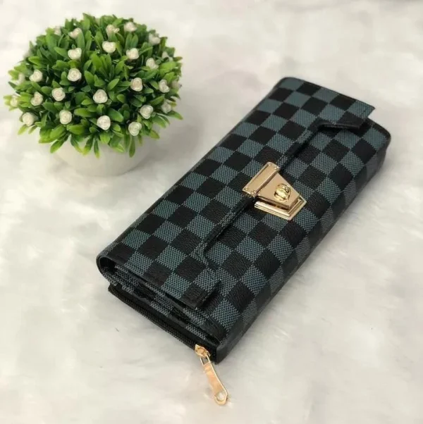 photo_2025-12-15_10-07-16_5.jpg LV Ladies Dual Wallet in elegant design