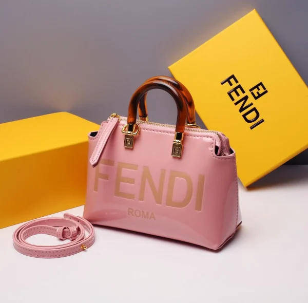 photo_2025-12-17_22-14-22_5.jpg Fendi Mini Roma Top-Handle Bag in black leather