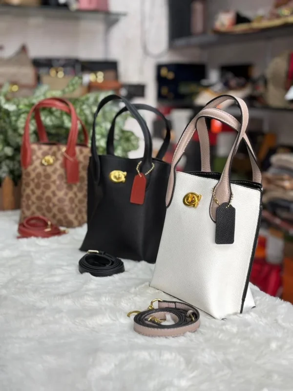 Coach Bucket Bag in classic black leather