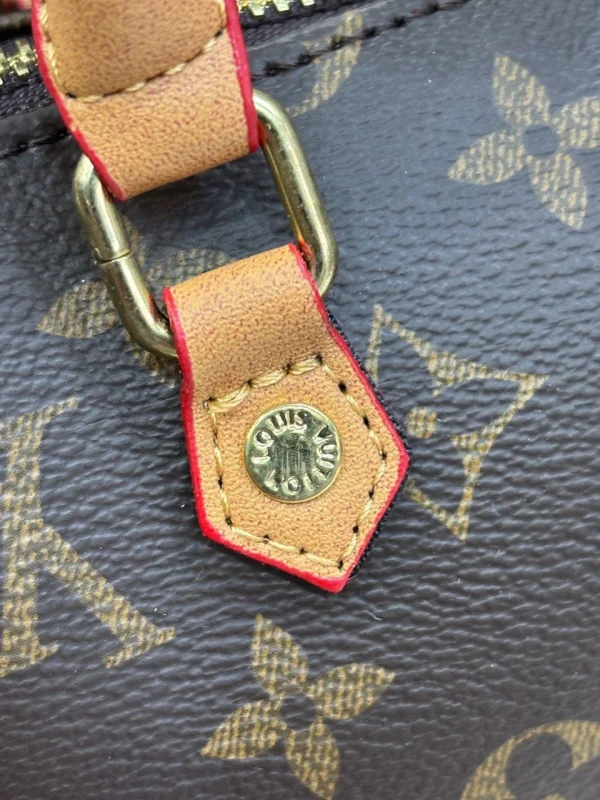 Front view of LV Speedy Bag in classic design