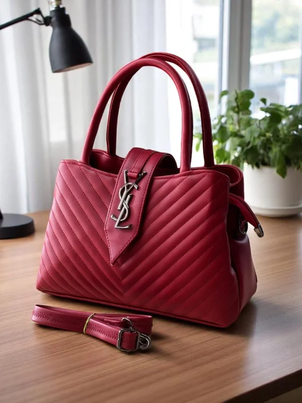 photo_2025-12-22_17-01-40_2_8cbebb27-a768-447d-abd2-0171ca424a48.jpg Yves Saint Laurent Structured Handbag in black leather