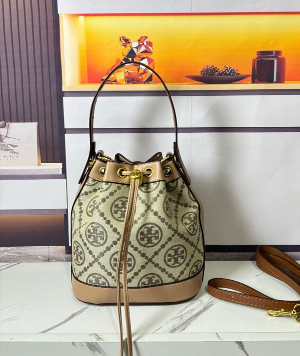 photo_2025-12-28_17-36-47.jpg Tory Burch Bucket Bag