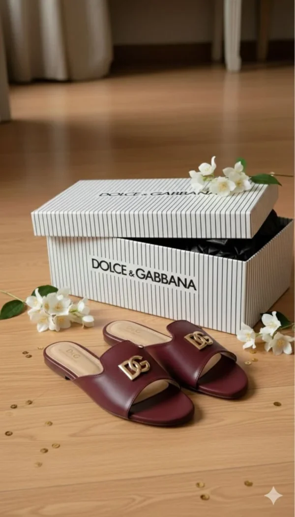 DOLCE & GABBANA DG-logo leather slides in black