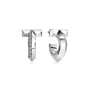 Tiffany&Co. T1 Wide Hinged Beautiful T EARINGS on display