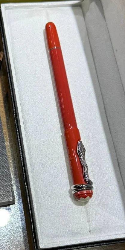 unnamed_3.jpg Montblanc Heritage Rouge et Noir Ballpoint Pen in elegant design